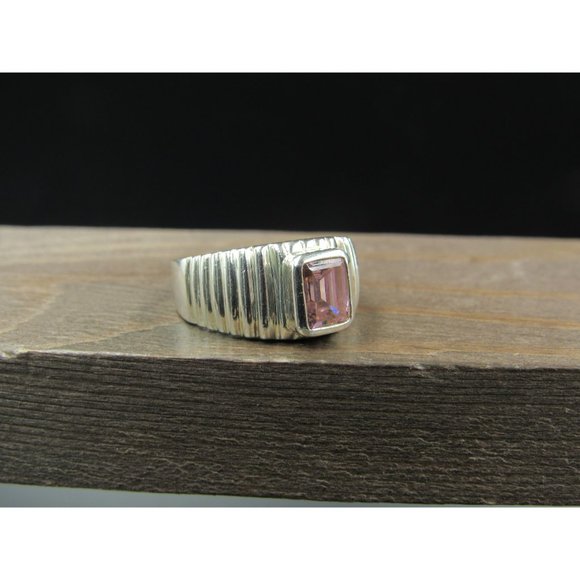 Size 8 Sterling Silver Rectangle Pink Cubic Zirconia Band Ring - Picture 2 of 7